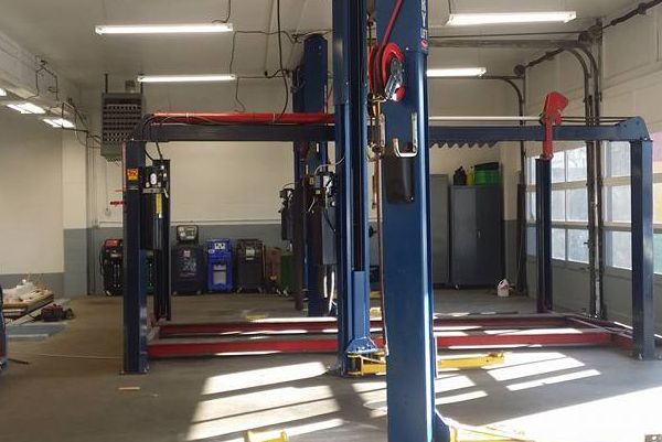 Gallery Image 2 | Esty's Auto Center